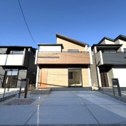 真ん中が2号棟です外観