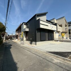 左側が1号棟です外観