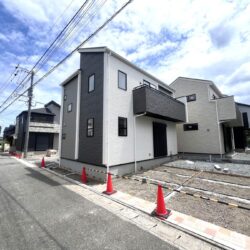 右奥が4号棟です外観