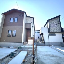 左側が2号棟です外観