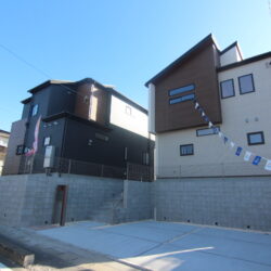 左側が1号棟です外観