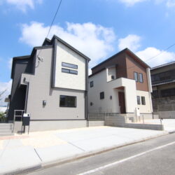 左側が1号棟です外観