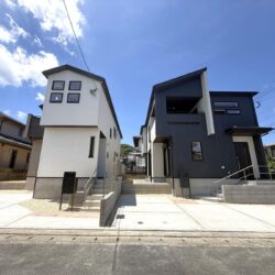 左側が2号棟です外観