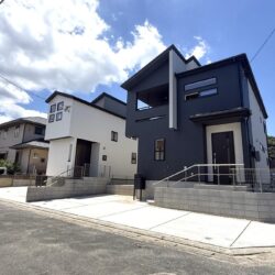 左側が2号棟です外観